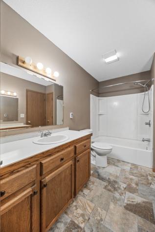 147 W Cemetery Road Fairfax IA 52228