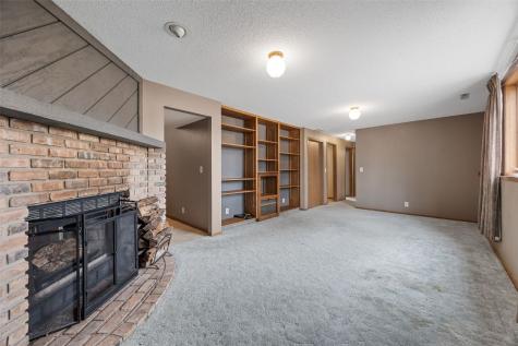 147 W Cemetery Road Fairfax IA 52228