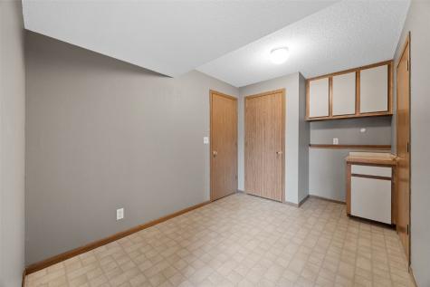 147 W Cemetery Road Fairfax IA 52228