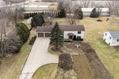 147 W Cemetery Road Fairfax IA 52228