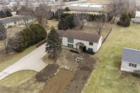 147 W Cemetery Road Fairfax IA 52228