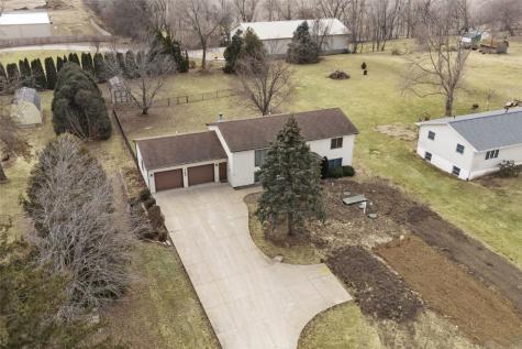 147 W Cemetery Road Fairfax IA 52228
