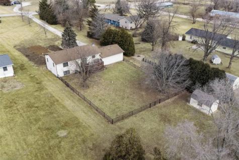 147 W Cemetery Road Fairfax IA 52228
