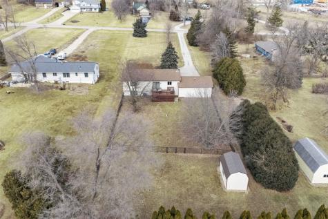 147 W Cemetery Road Fairfax IA 52228