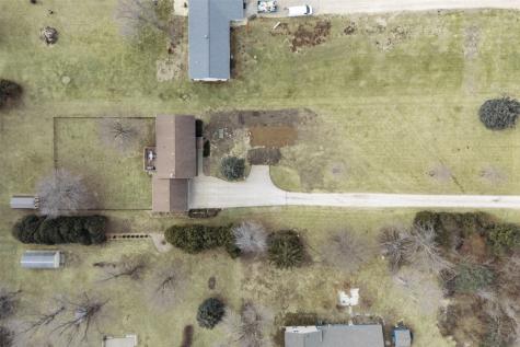 147 W Cemetery Road Fairfax IA 52228