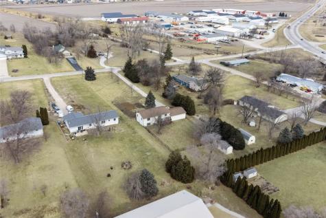 147 W Cemetery Road Fairfax IA 52228