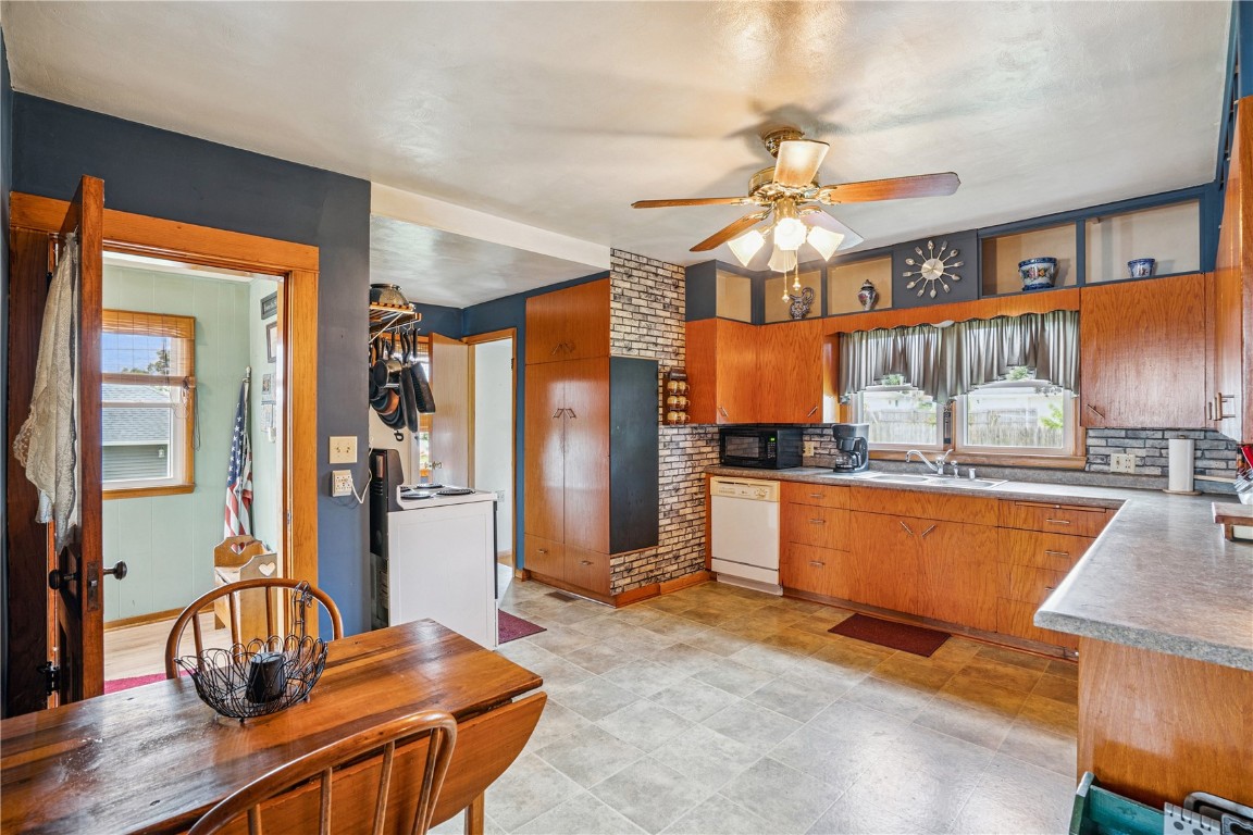 501 Jefferson Avenue Lowden IA 52255