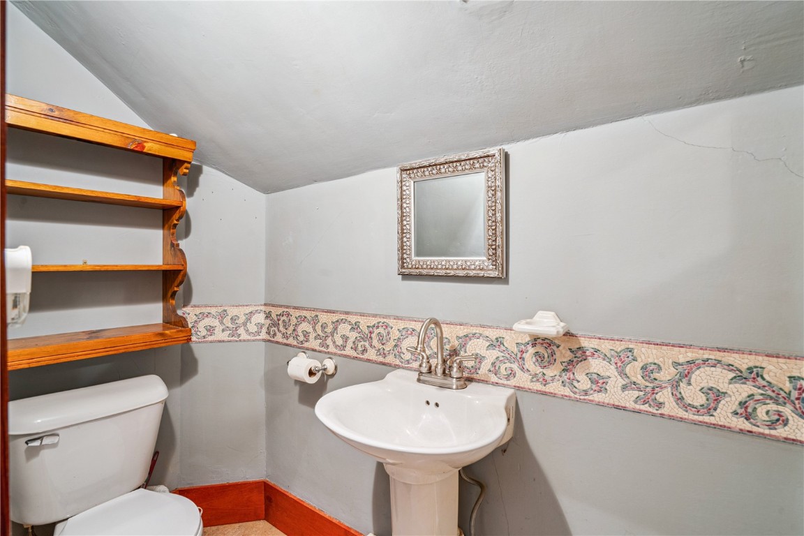 501 Jefferson Avenue Lowden IA 52255