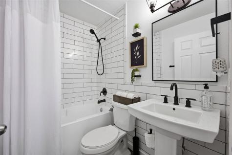 5759 1st Avenue SW Cedar Rapids IA 52405