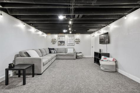 5759 1st Avenue SW Cedar Rapids IA 52405