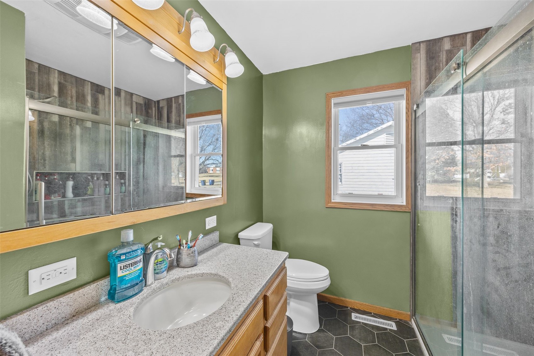 205 N 9th Avenue Vinton IA 52349