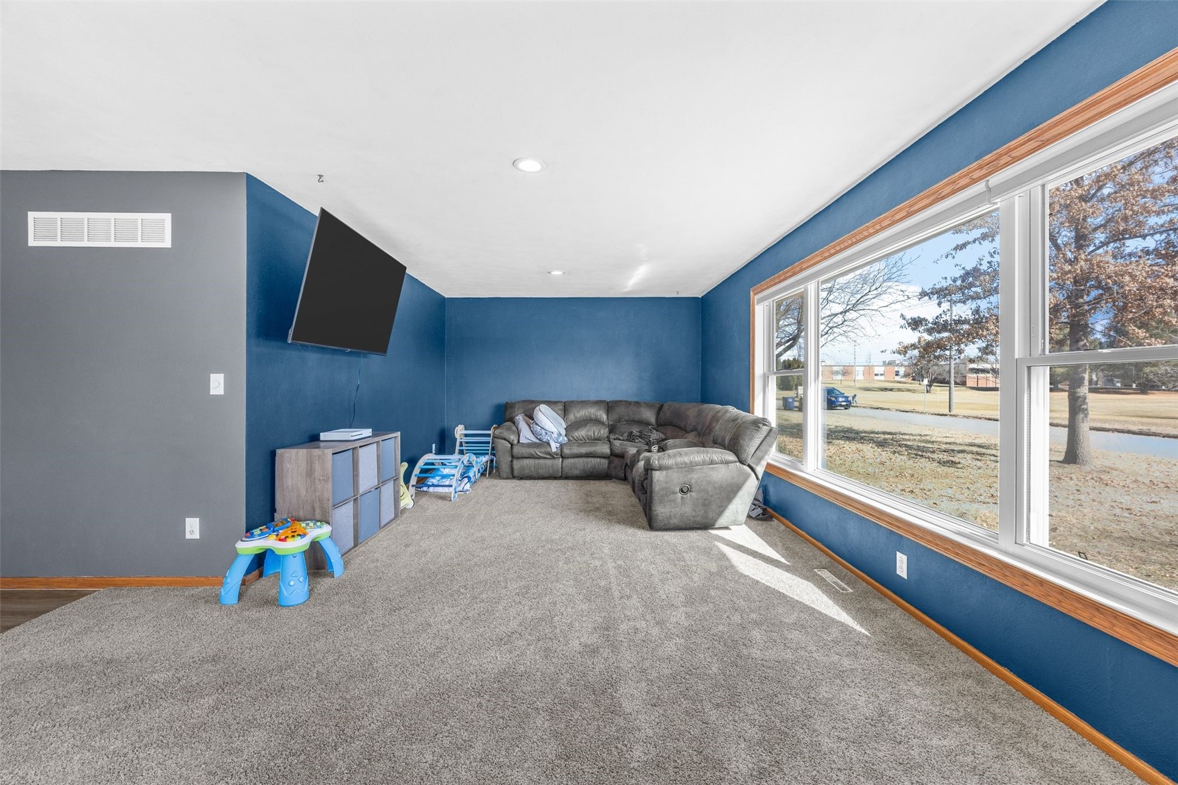 205 N 9th Avenue Vinton IA 52349