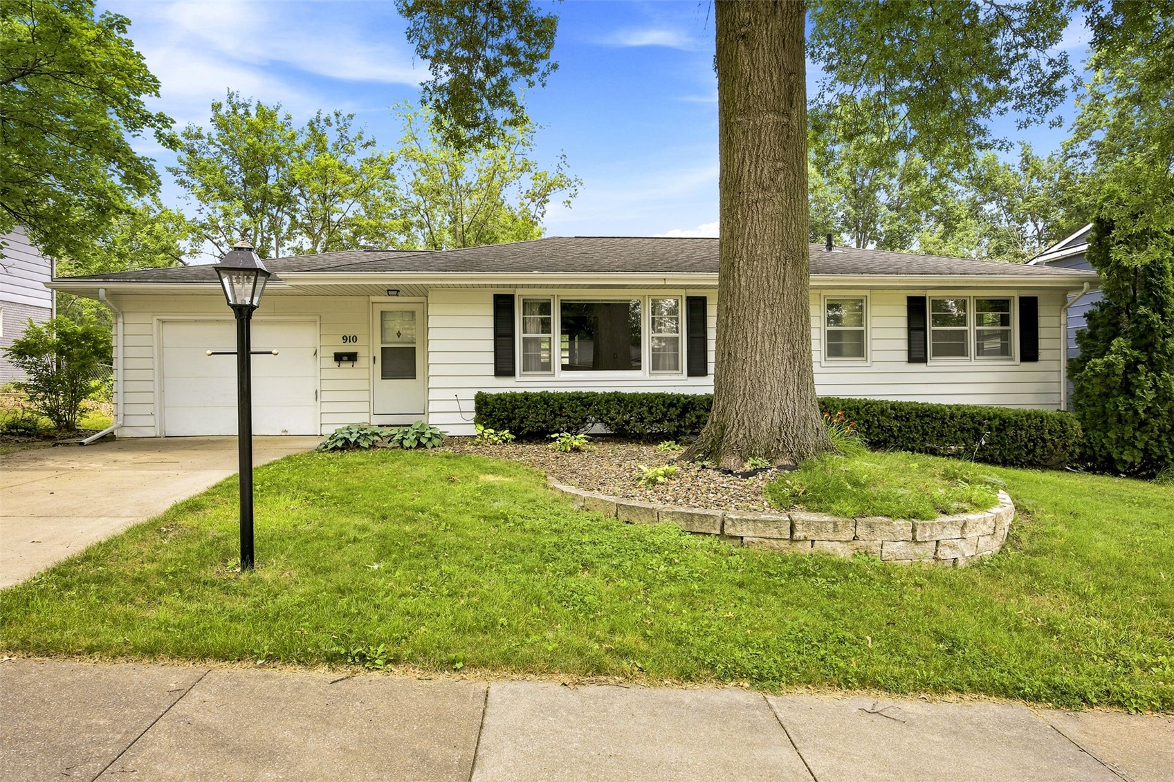 910 Talwrn Court Iowa City IA 52246