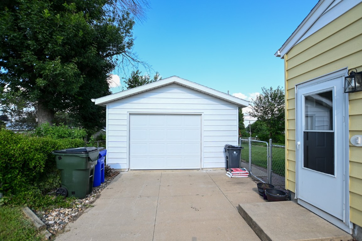5500 Sharon Lane NW Cedar Rapids IA 52405