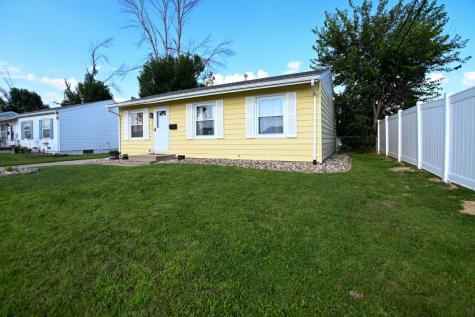5500 Sharon Lane NW Cedar Rapids IA 52405