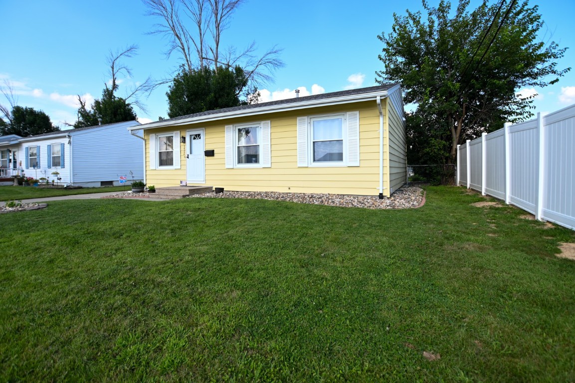 5500 Sharon Lane NW Cedar Rapids IA 52405