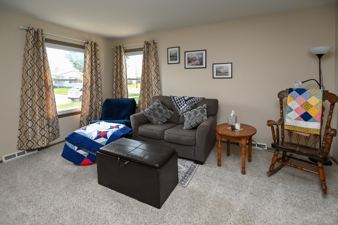 5500 Sharon Lane NW Cedar Rapids IA 52405