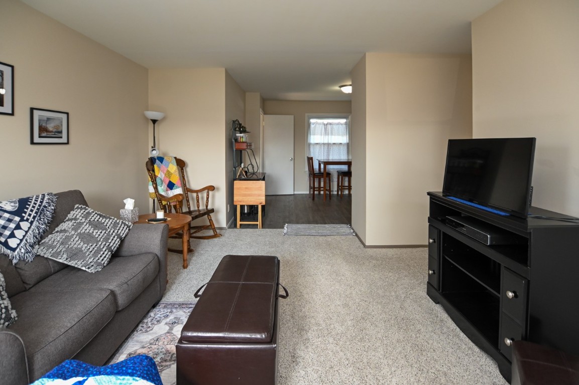 5500 Sharon Lane NW Cedar Rapids IA 52405