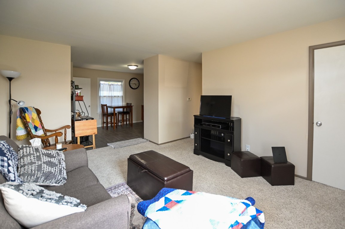 5500 Sharon Lane NW Cedar Rapids IA 52405