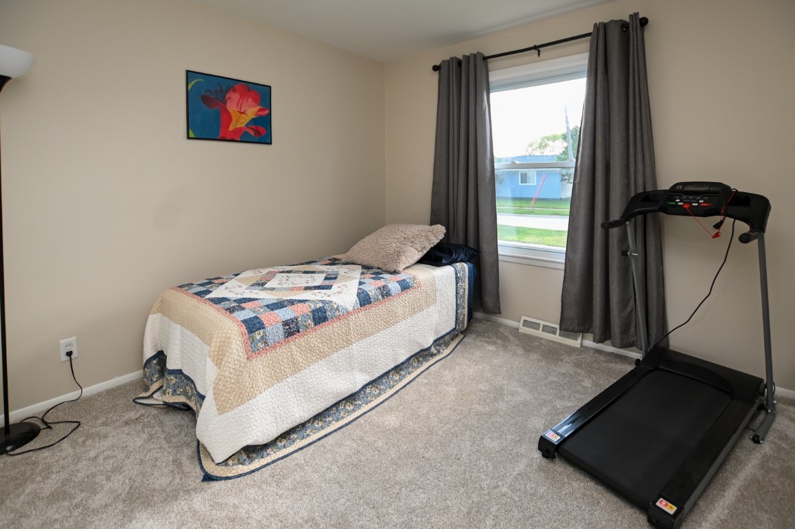5500 Sharon Lane NW Cedar Rapids IA 52405