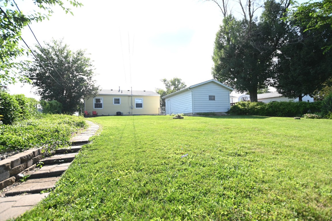 5500 Sharon Lane NW Cedar Rapids IA 52405