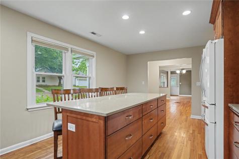 115 3rd Street NE Mt Vernon IA 52314