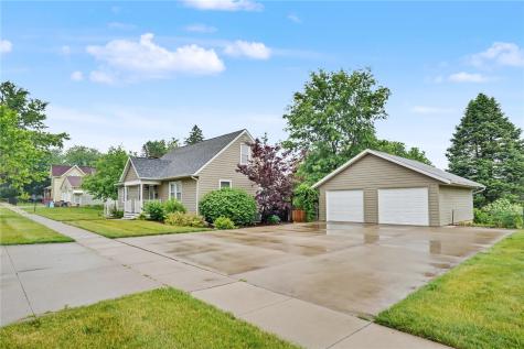 115 3rd Street NE Mt Vernon IA 52314