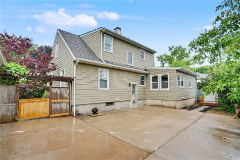 115 3rd Street NE Mt Vernon IA 52314
