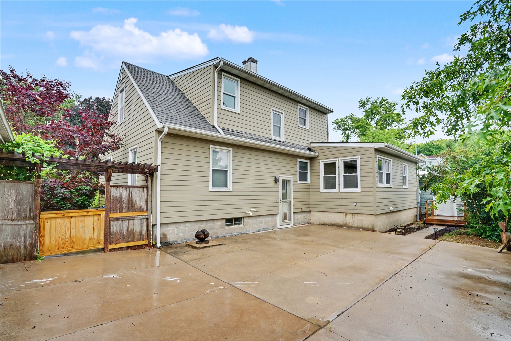 115 3rd Street NE Mt Vernon IA 52314