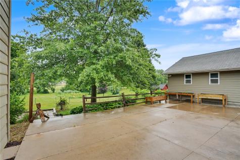 115 3rd Street NE Mt Vernon IA 52314