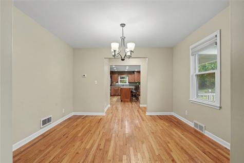115 3rd Street NE Mt Vernon IA 52314