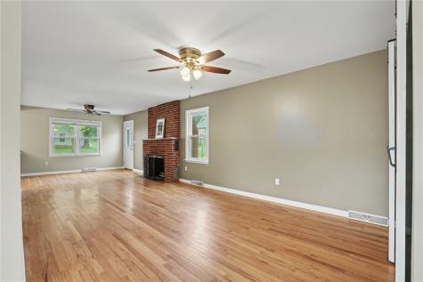 115 3rd Street NE Mt Vernon IA 52314