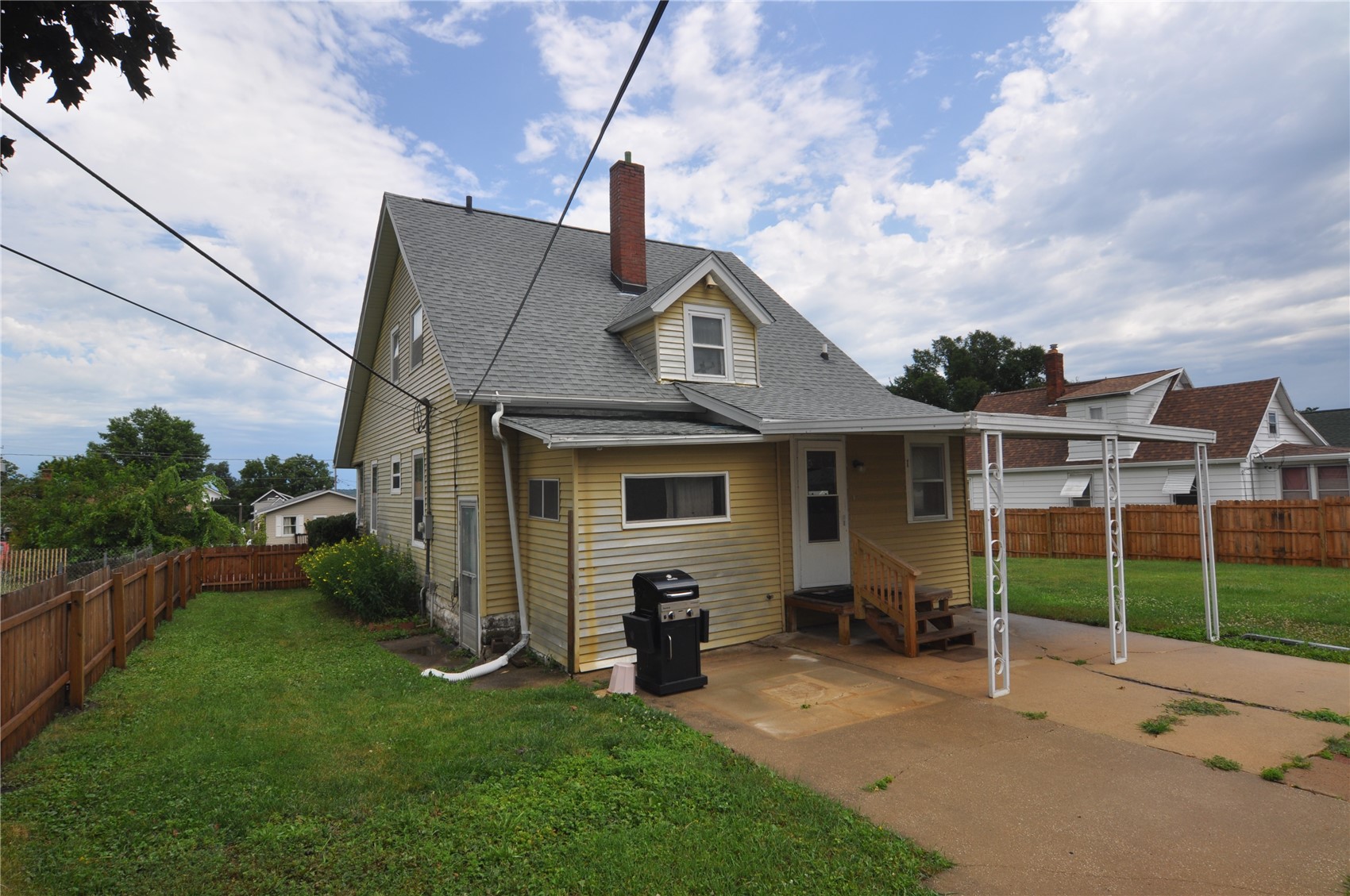 633 19th Avenue Cedar Rapids IA 52404