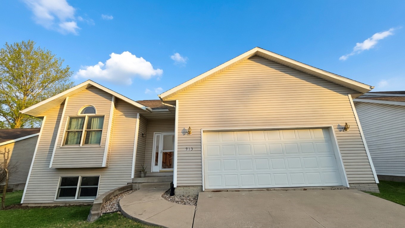 913 Ashford NE Cedar Rapids IA 52402