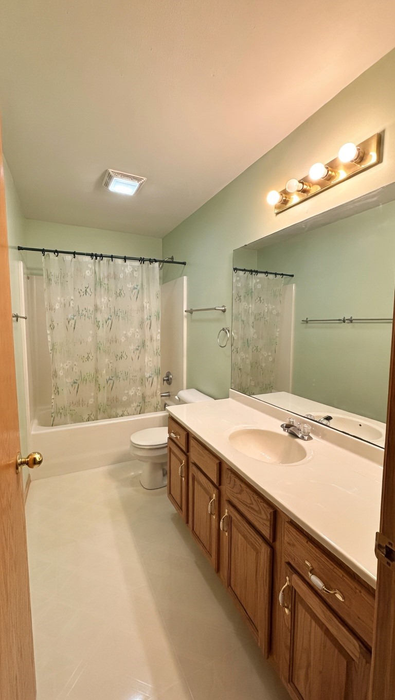 913 Ashford NE Cedar Rapids IA 52402