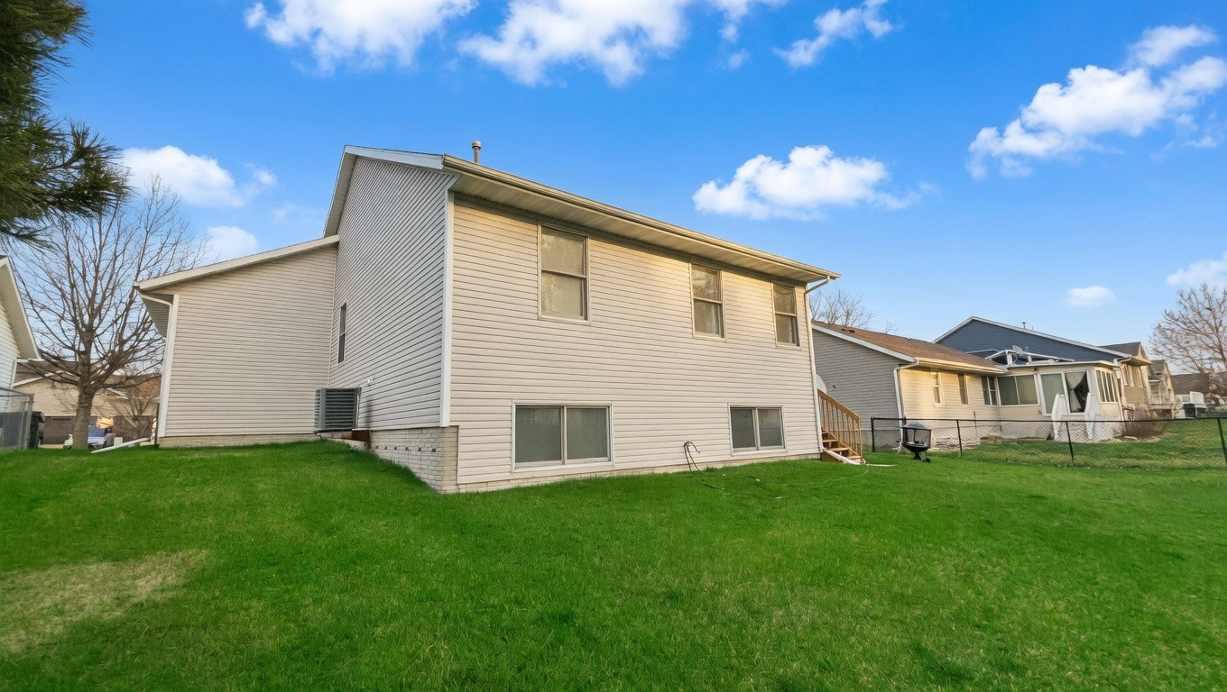 913 Ashford NE Cedar Rapids IA 52402