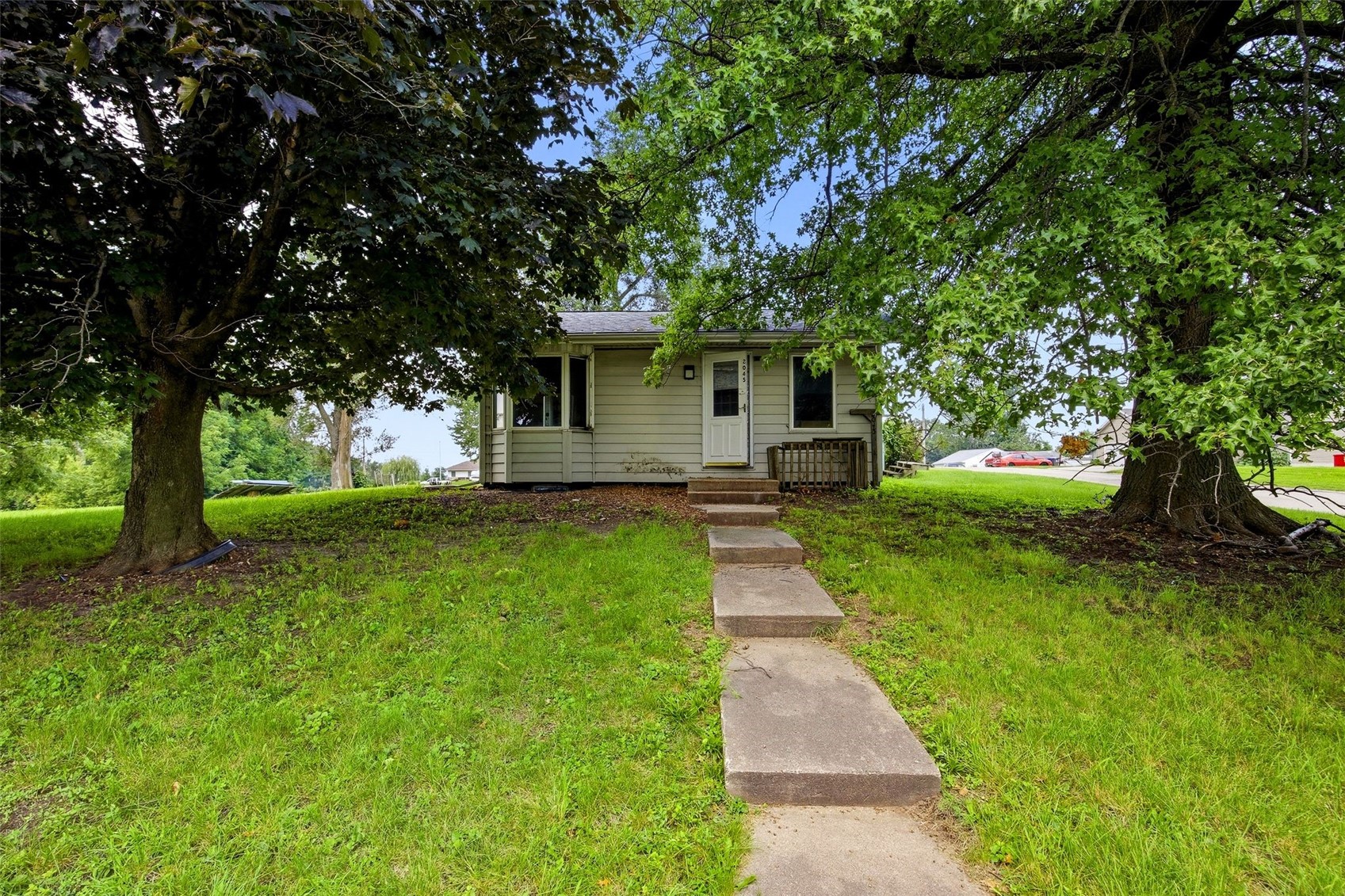 2045 High Drive SE Cedar Rapids IA 52403