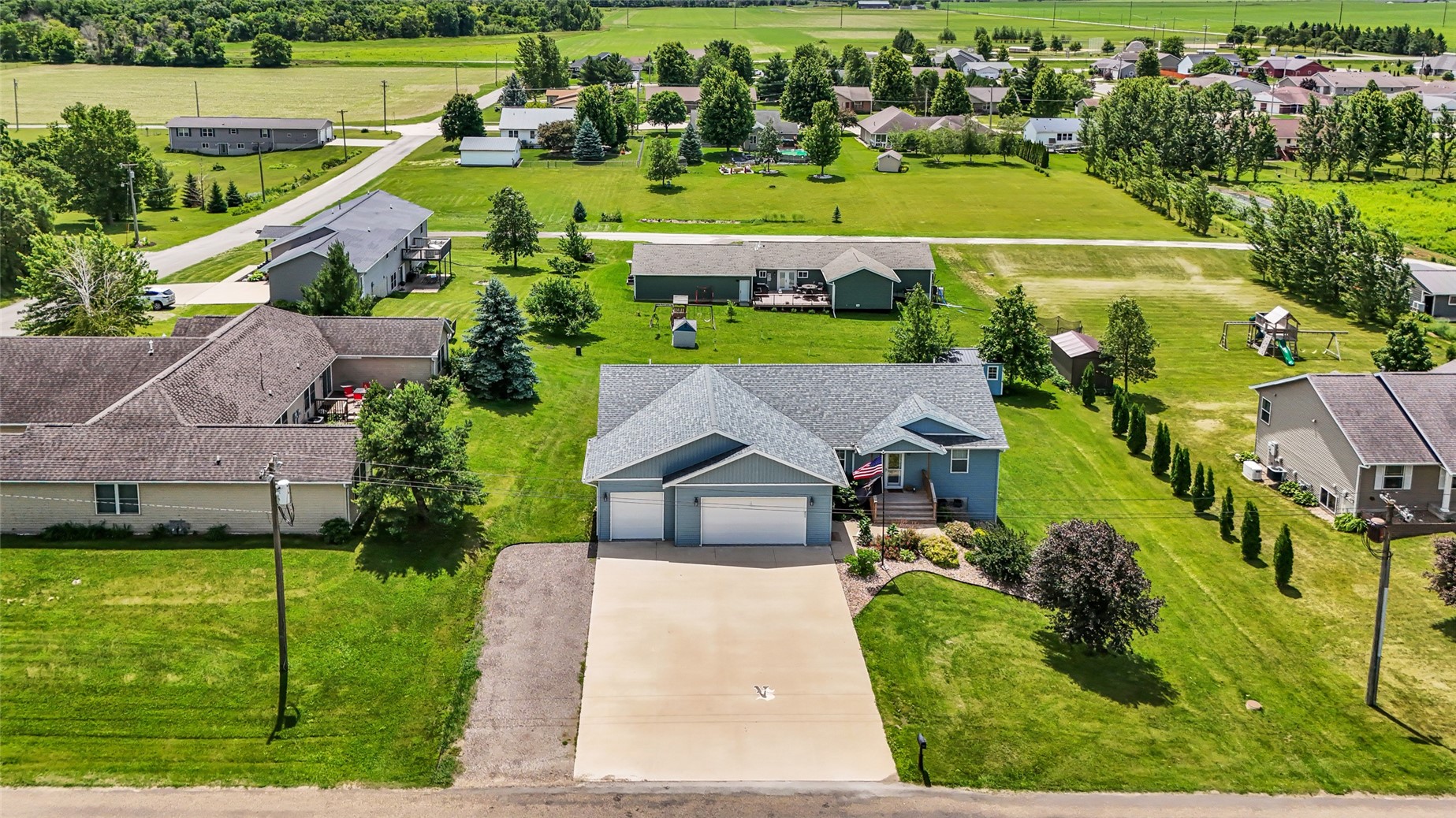 1214 E 13th Street Vinton IA 52349