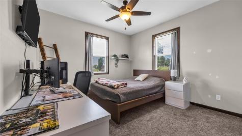 1214 E 13th Street Vinton IA 52349