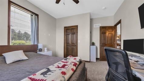 1214 E 13th Street Vinton IA 52349