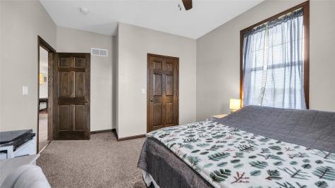1214 E 13th Street Vinton IA 52349