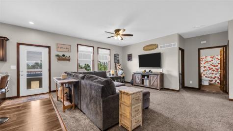 1214 E 13th Street Vinton IA 52349