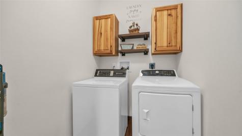 1214 E 13th Street Vinton IA 52349