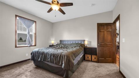 1214 E 13th Street Vinton IA 52349