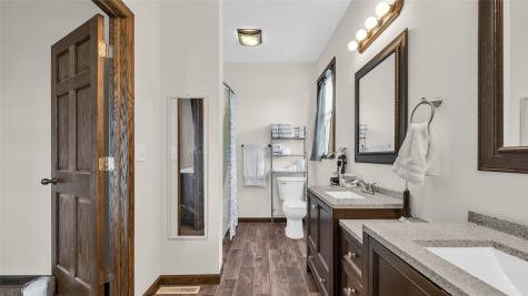 1214 E 13th Street Vinton IA 52349