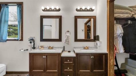 1214 E 13th Street Vinton IA 52349