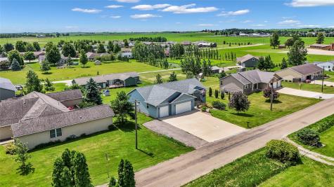 1214 E 13th Street Vinton IA 52349