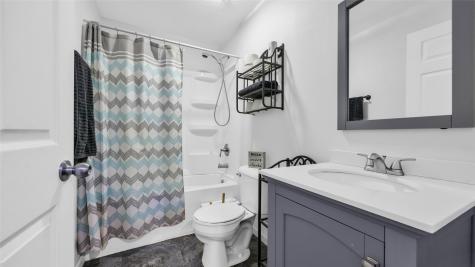 1214 E 13th Street Vinton IA 52349