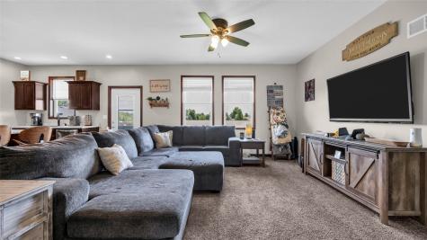 1214 E 13th Street Vinton IA 52349