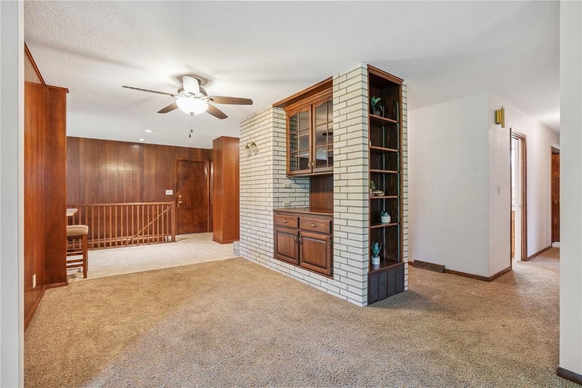 3360 Circle Drive NE Cedar Rapids IA 52402